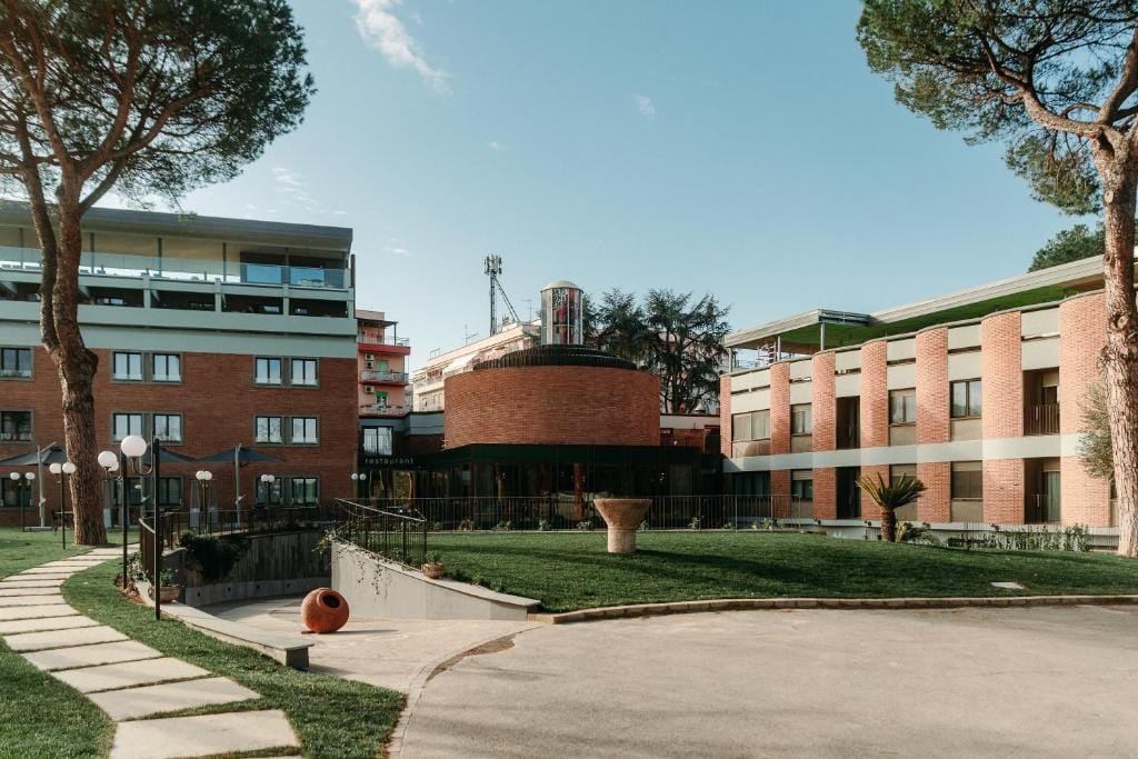 Adoro Hotel — 4