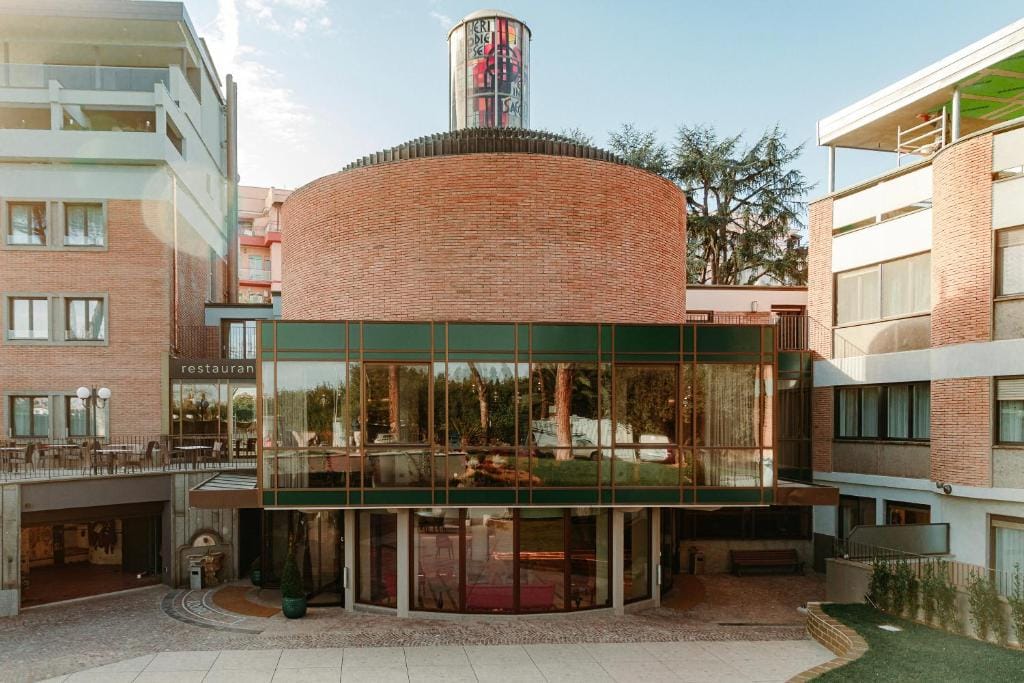 Adoro Hotel — 5