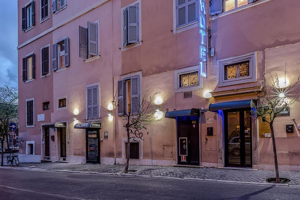 Hotel Center 3 — 5