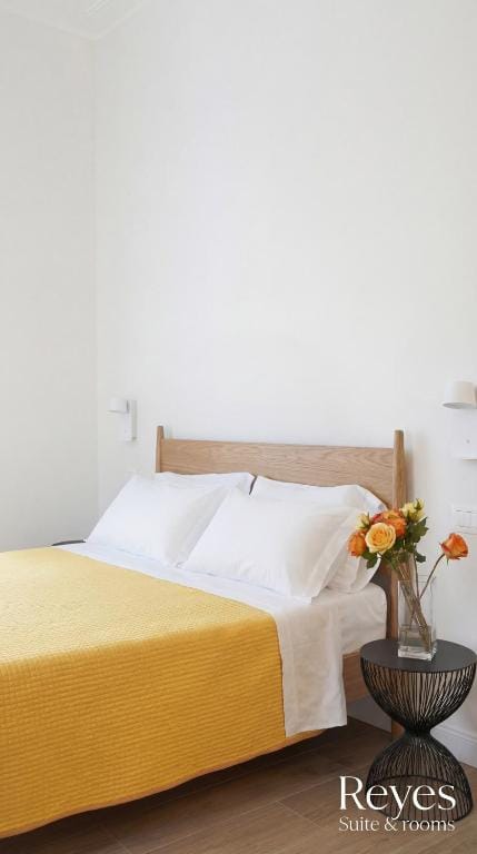 Reyes Suite & Rooms — 1