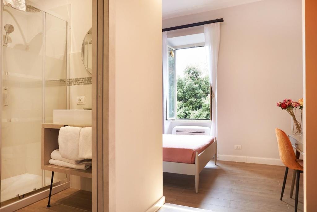 Reyes Suite & Rooms — 3