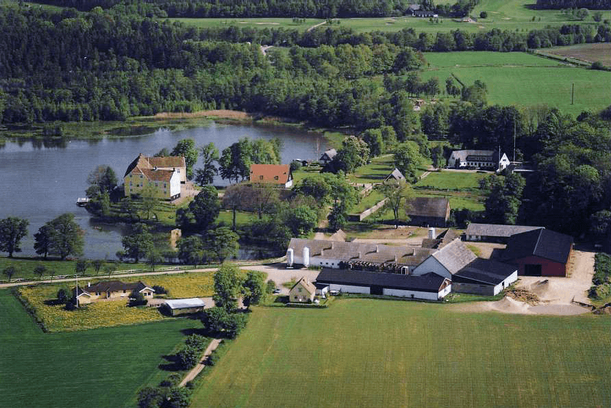 Vallens Säteri Gårdshotell — 1