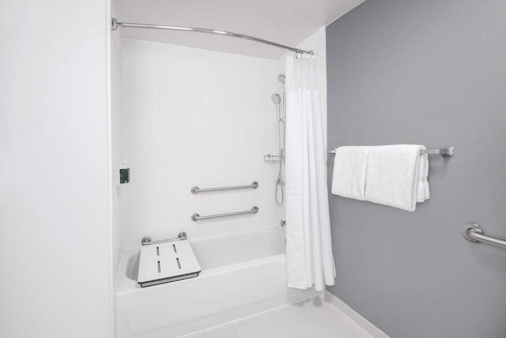 Courtyard by Marriott Augusta — 3