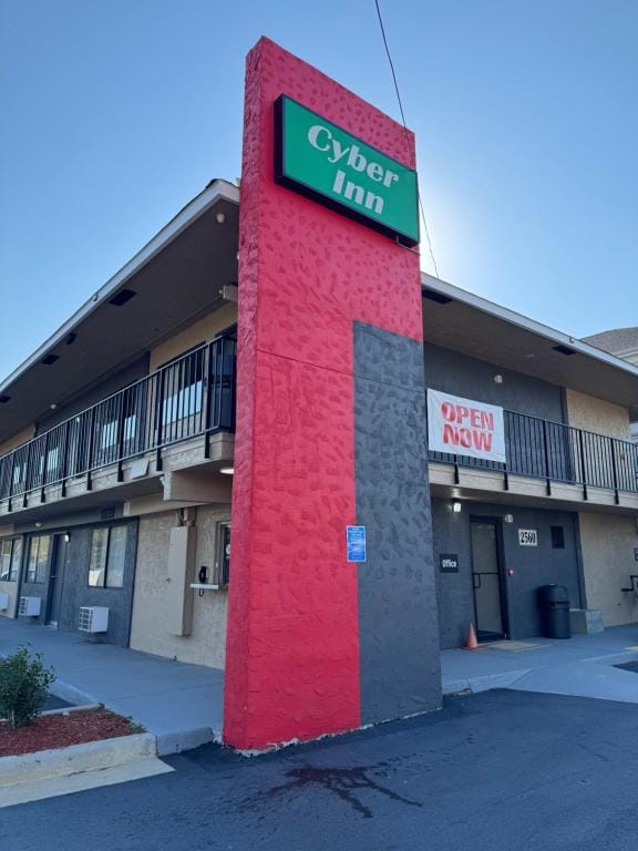 Cyber Inn — 1