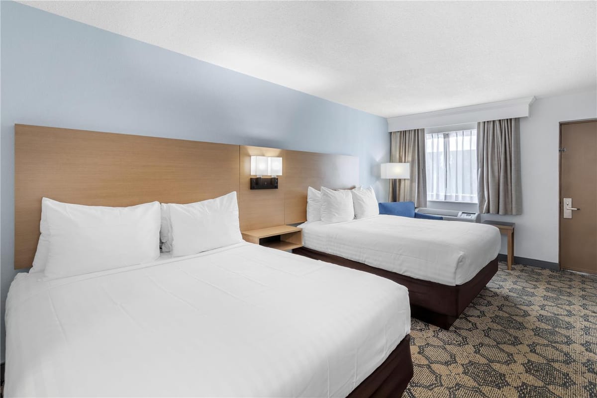 Best Western Palm Beach Lakes — 4