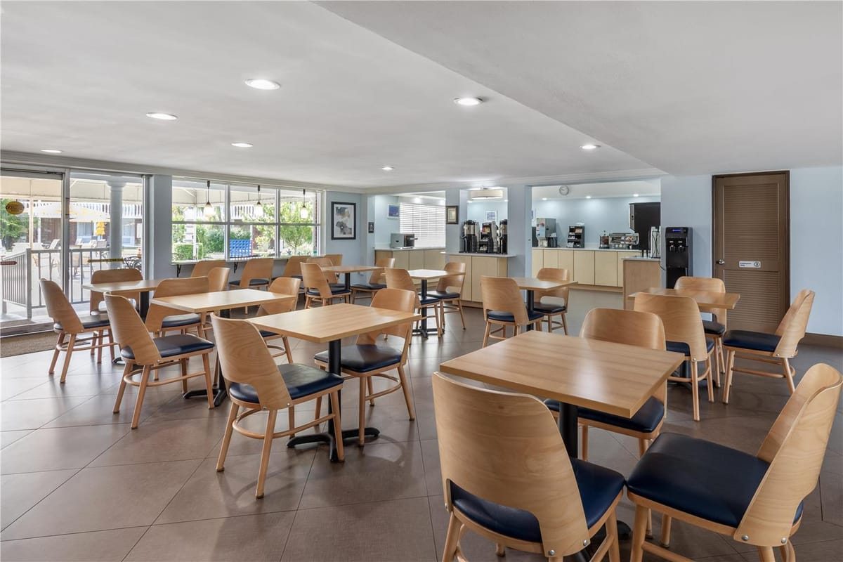 Best Western Palm Beach Lakes — 5