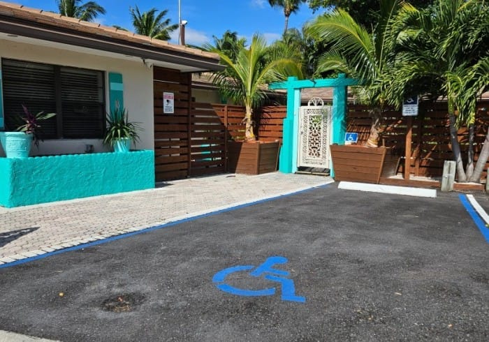 Blue Heron Bridge Hotel and Dive Club — 3