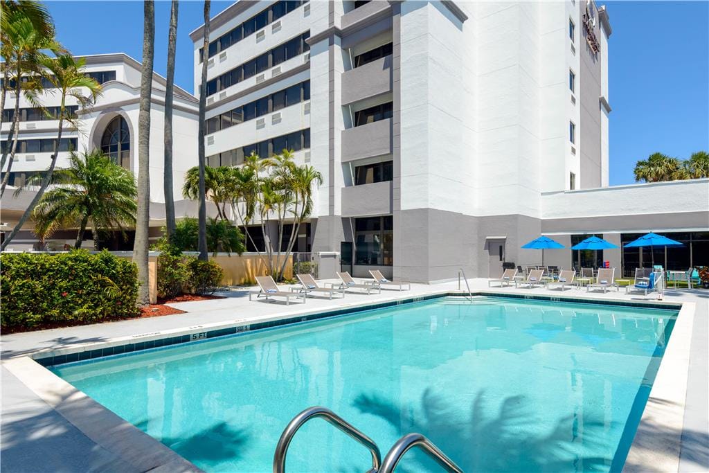DoubleTree by Hilton Hotel West Palm Beach Airport — 2