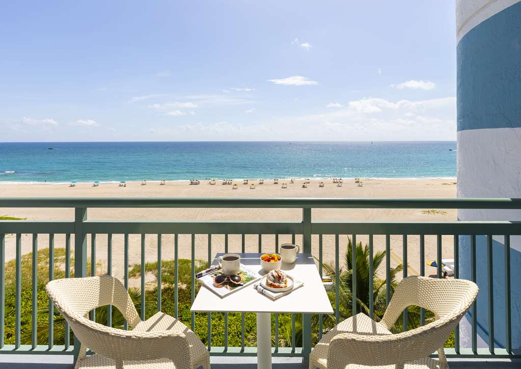 The Singer Oceanfront Resort, Curio Collection by Hilton