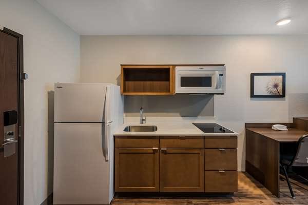 WoodSpring Suites West Palm Beach — 5