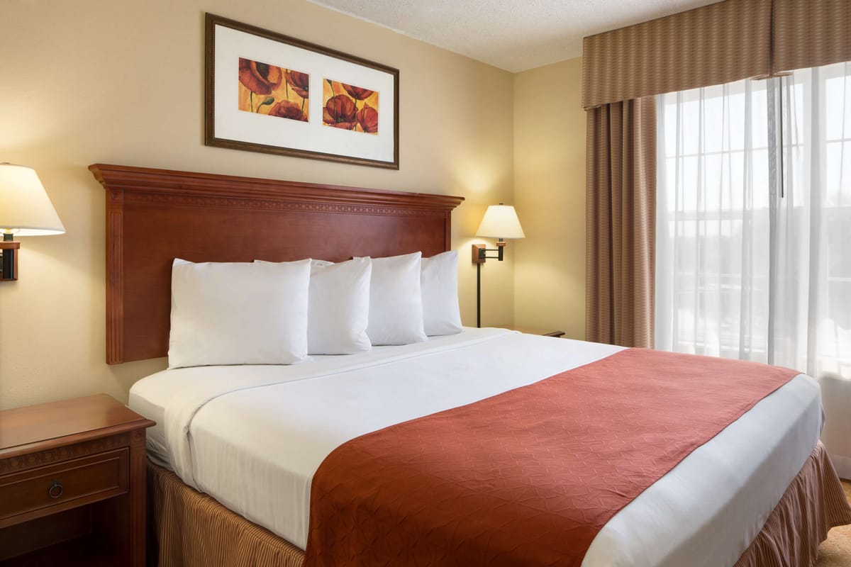 Country Inn & Suites by Radisson, Baltimore North/White Marsh — 2