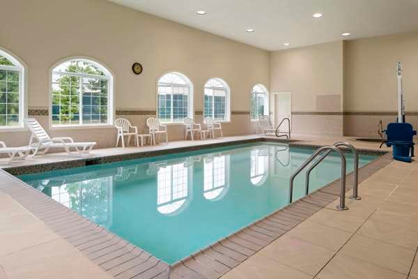 Country Inn & Suites by Radisson, Baltimore North/White Marsh — 3