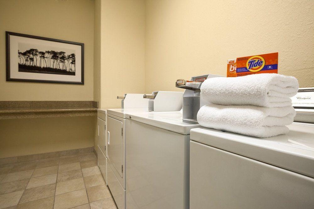 Country Inn & Suites by Radisson, Baltimore North/White Marsh — 5