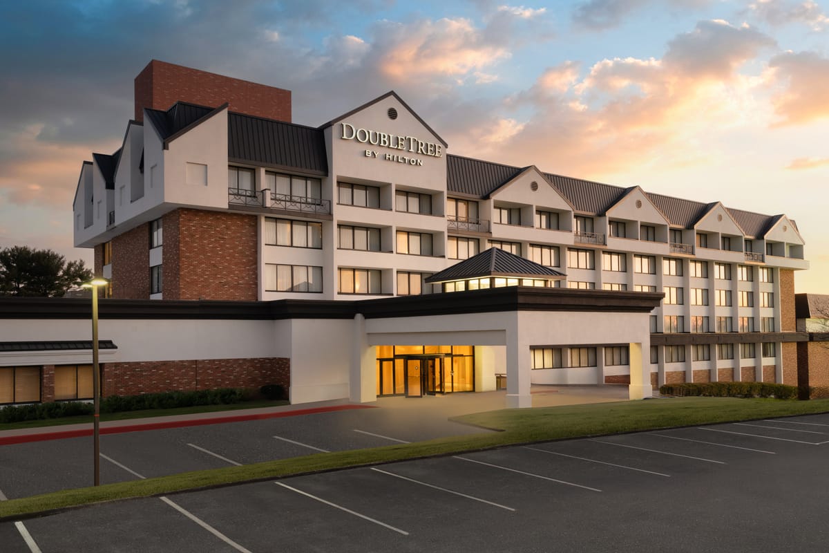 DoubleTree by Hilton Hotel Baltimore North - Pikesville — 2