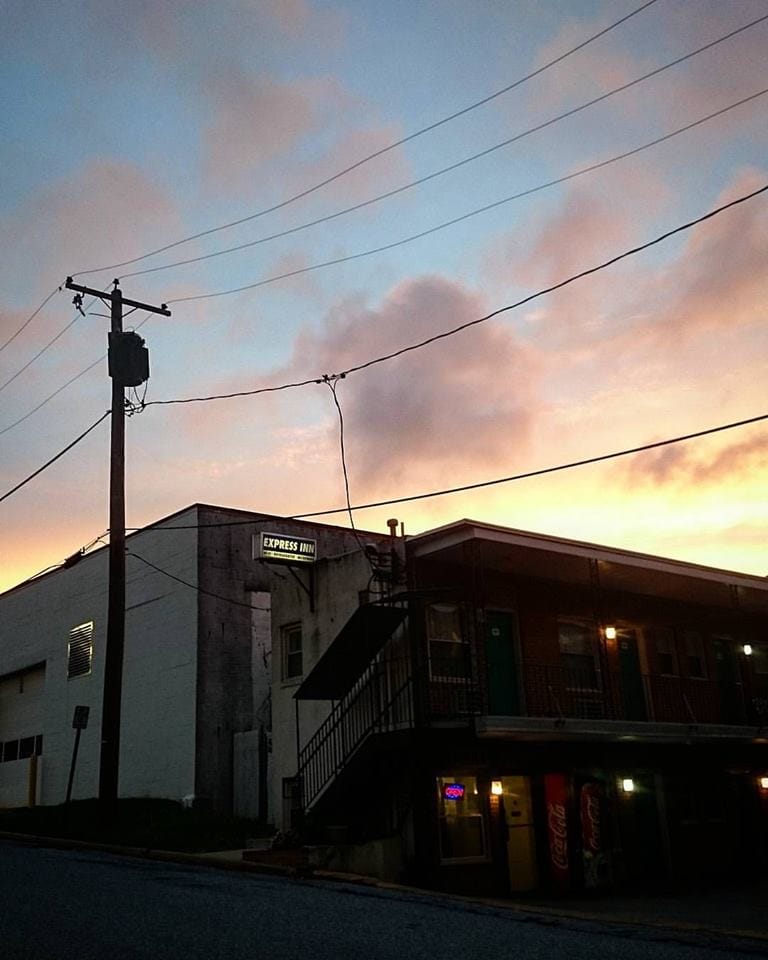 Express Inn — 4