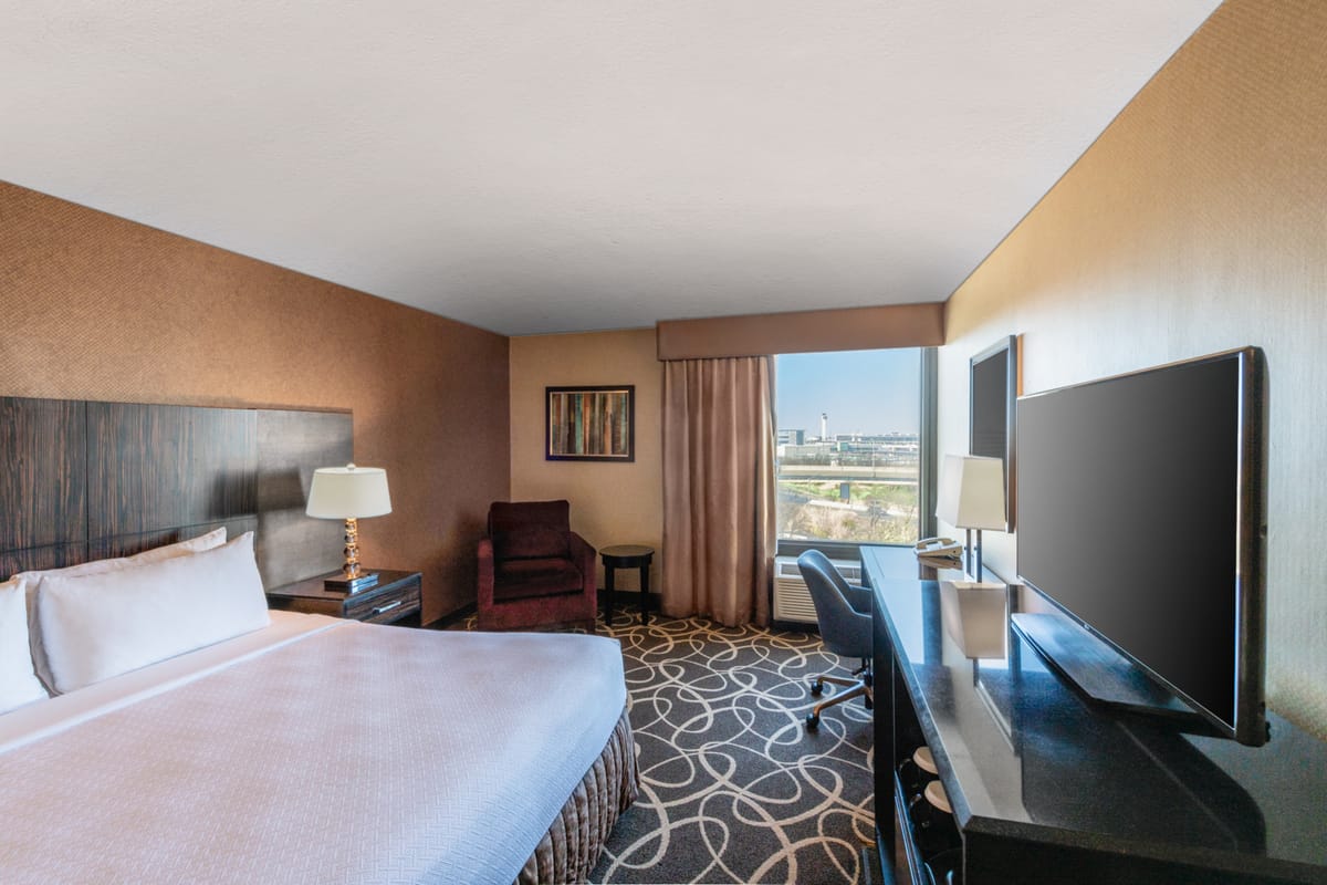 Crowne Plaza Newark Airport, an IHG Hotel — 1