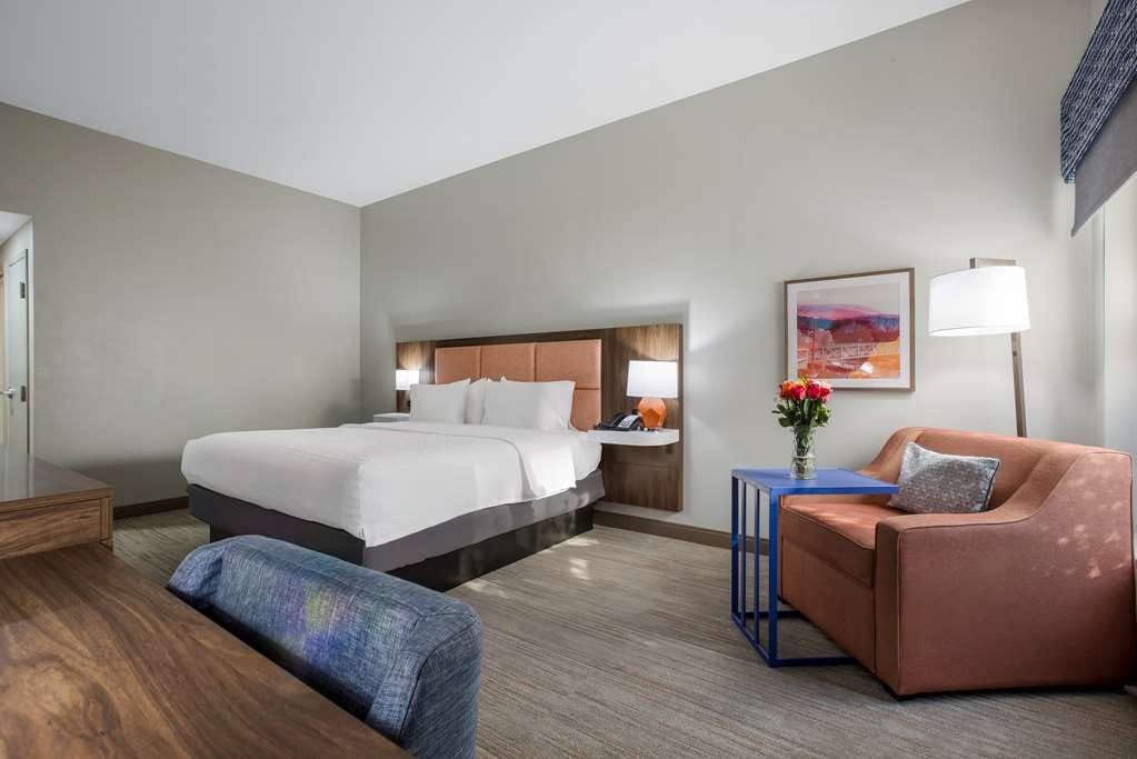 Hampton Inn Linden — 1