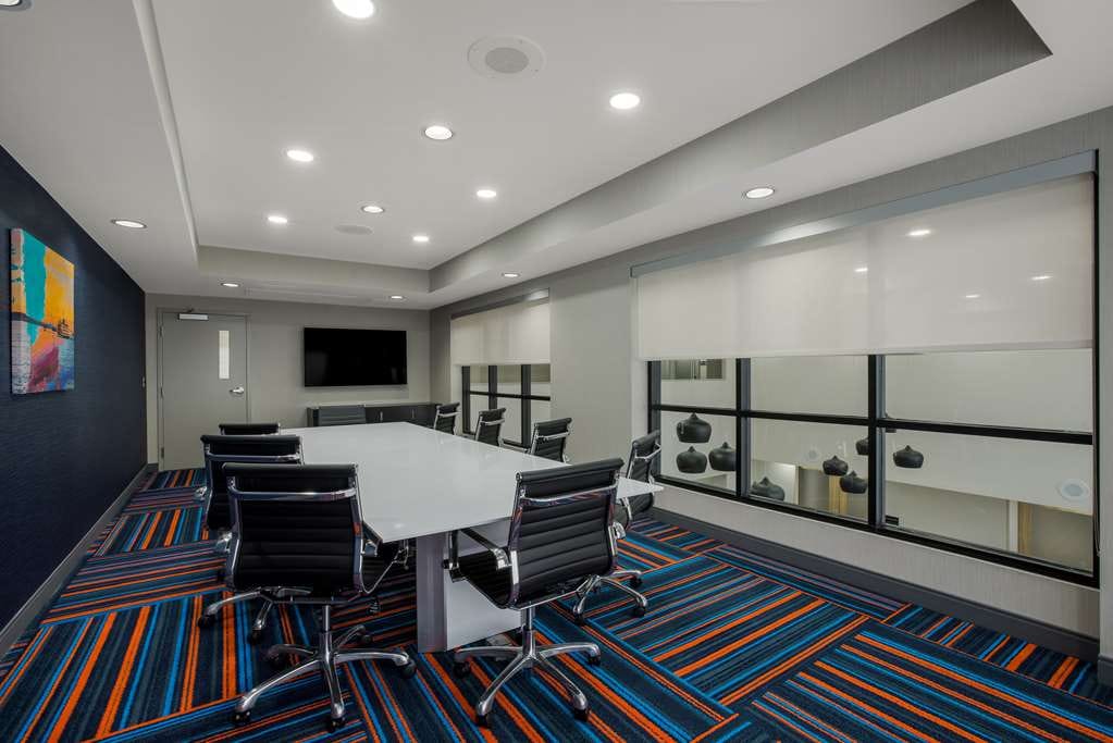 Hampton Inn Linden — 5
