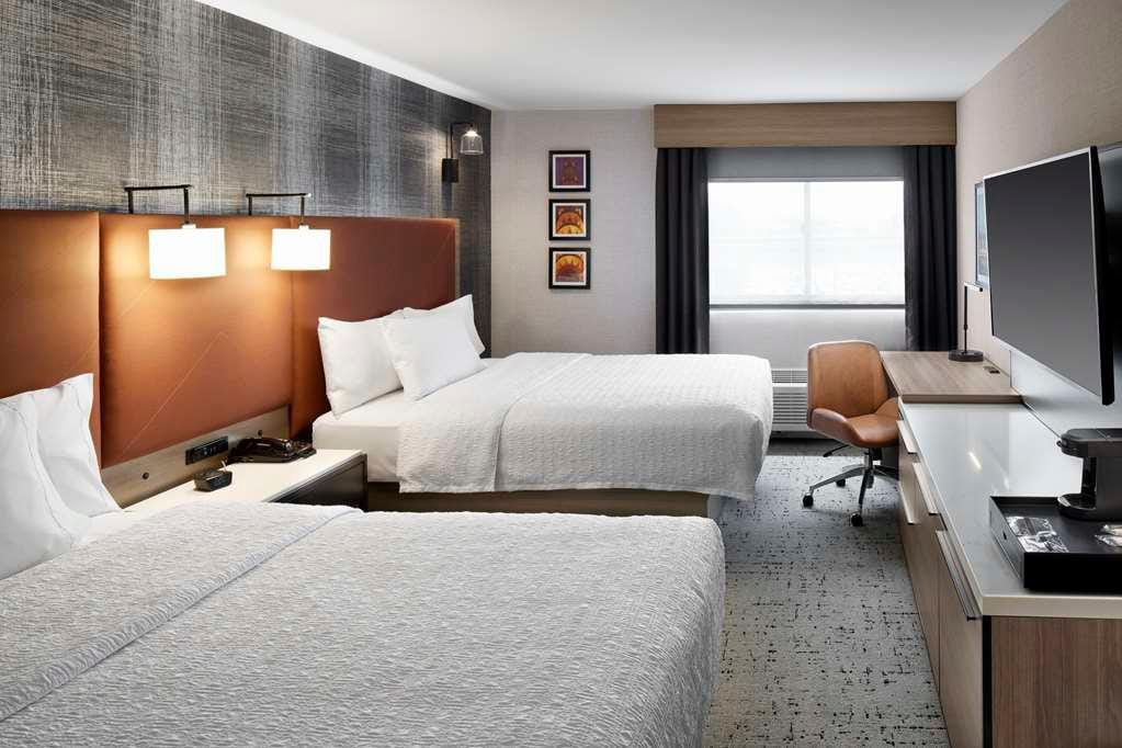 Hampton Inn Newark Airport — 1