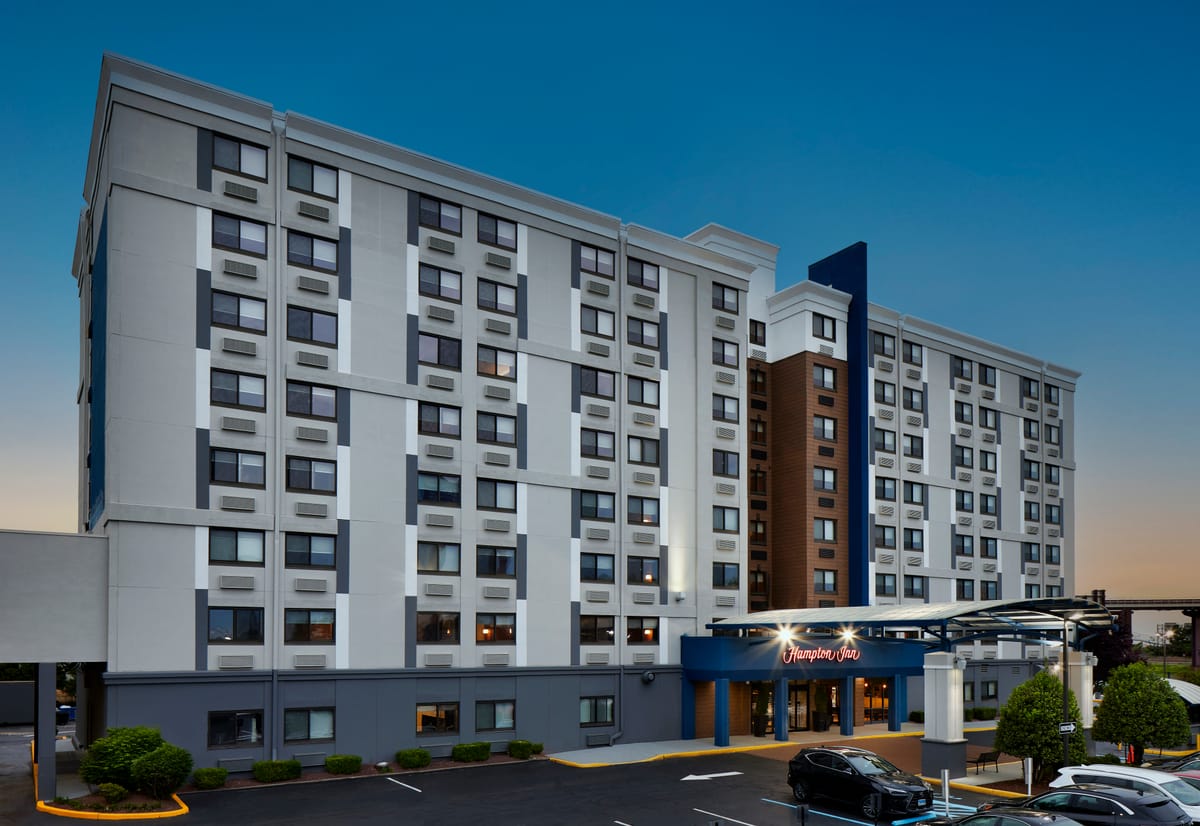 Hampton Inn Newark Airport — 3