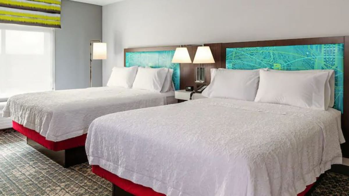 Hampton Inn Newark Airport — 4