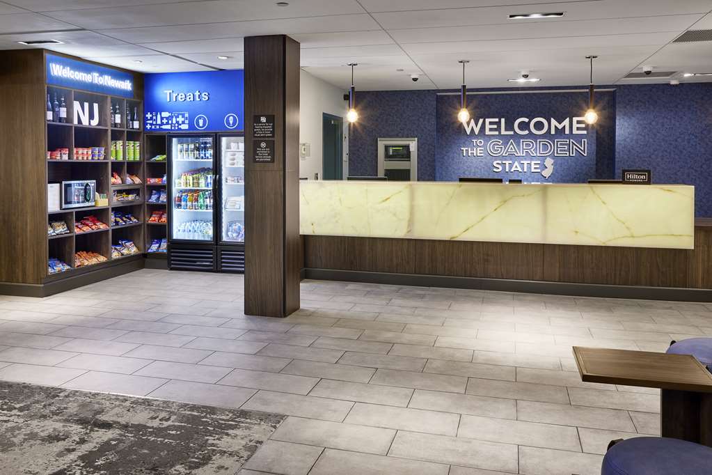 Hampton Inn Newark Airport — 5