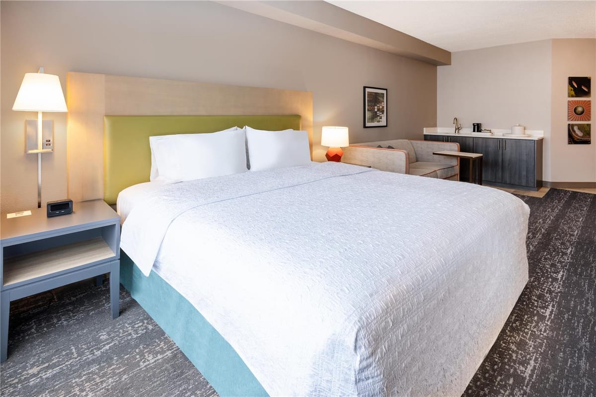 Hampton Inn & Suites Newark Airport Elizabeth — 2