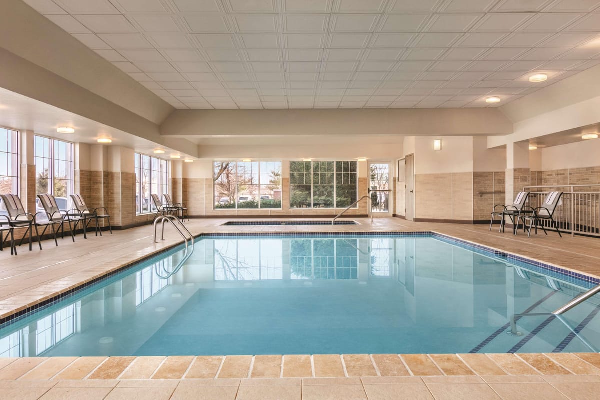 Hampton Inn & Suites Newark Airport Elizabeth — 3