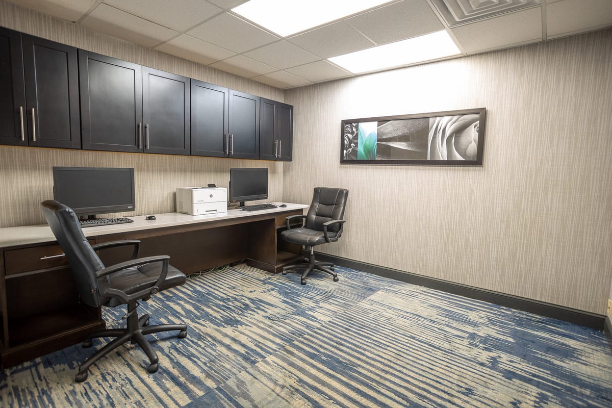Holiday Inn Express Newark Airport – Elizabeth by IHG — 5