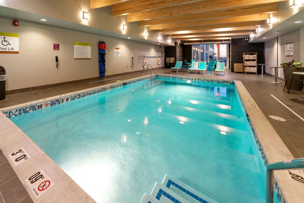 Home2 Suites by Hilton Newark Airport — 4