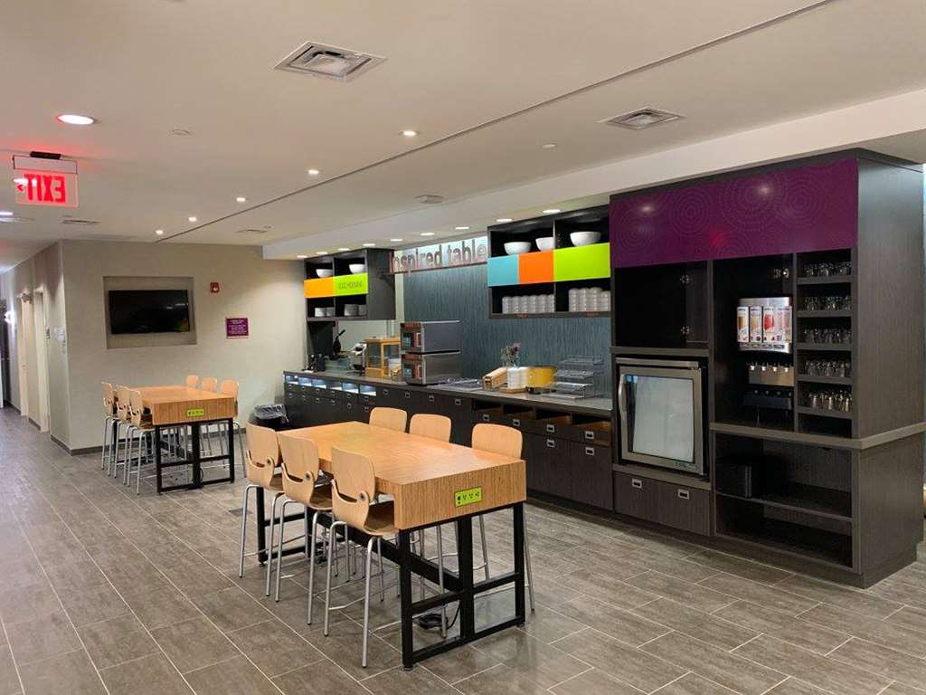 Home2 Suites by Hilton Newark Airport — 5
