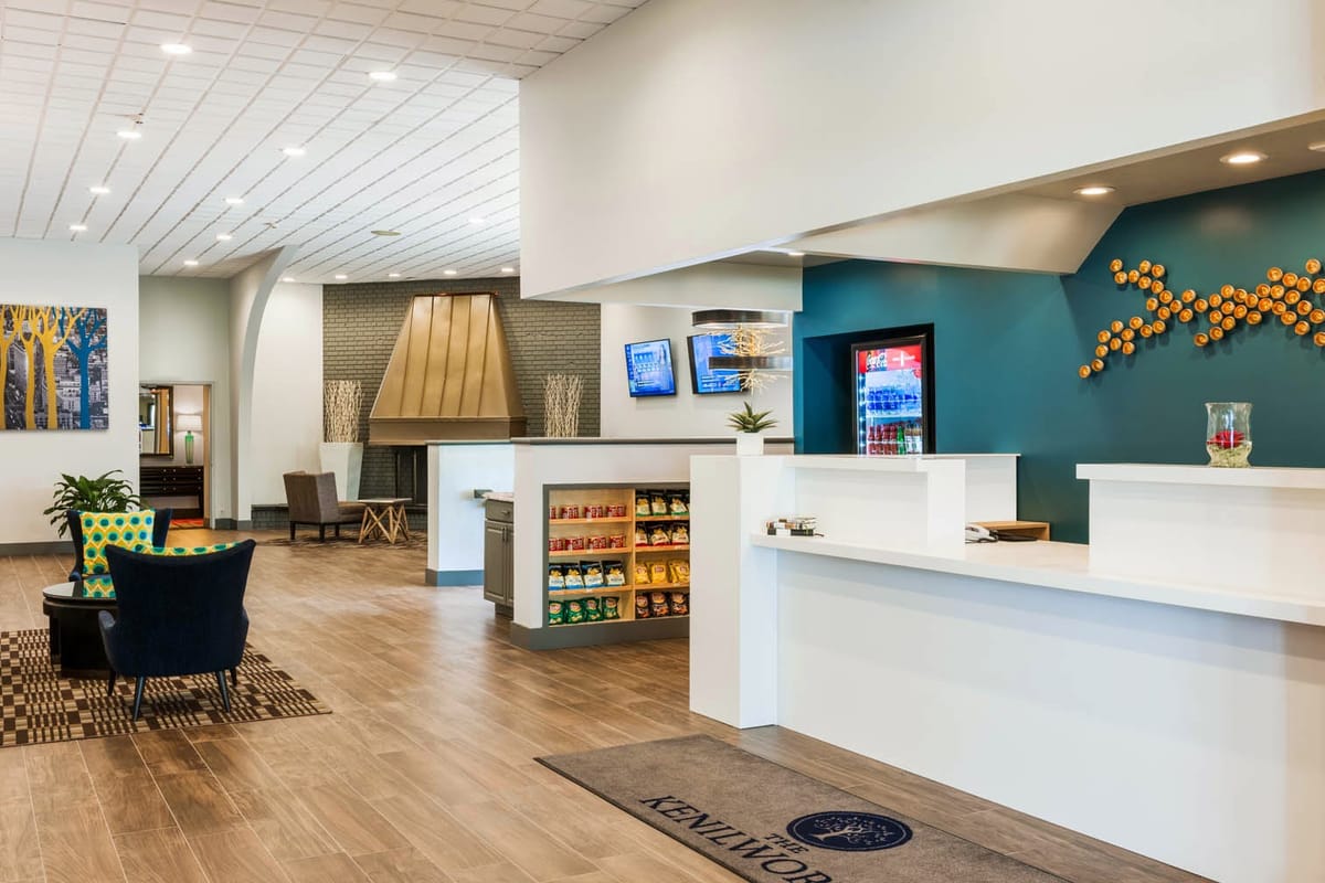 The Kenilworth Hotel - Airport West — 4