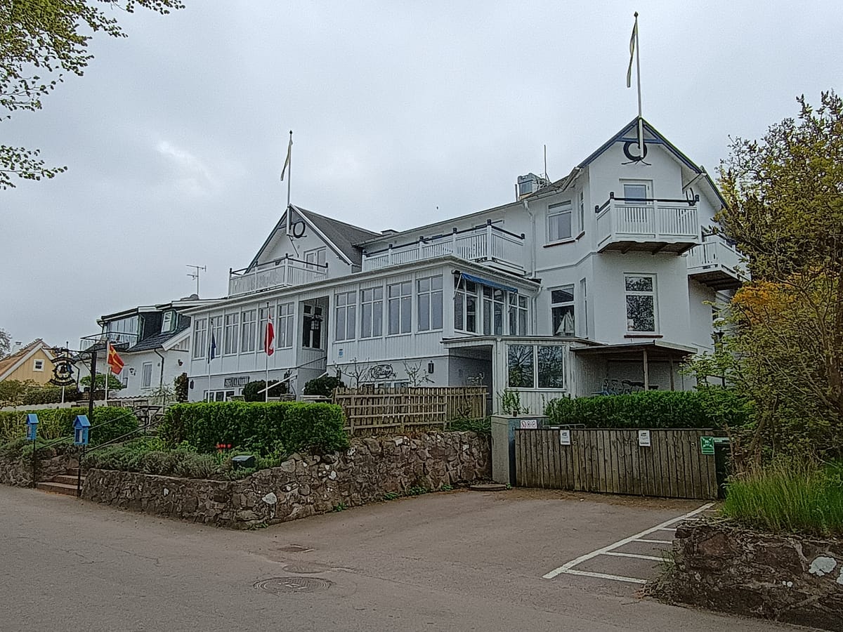 Strand Hotell — 2