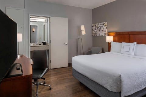 Courtyard by Marriott New Orleans Downtown Near the French Quarter — 1