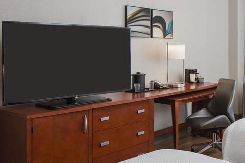 Courtyard by Marriott New Orleans Downtown Near the French Quarter — 4