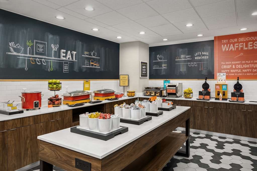 Hampton Inn New Orleans French Quarter Market Area — 4