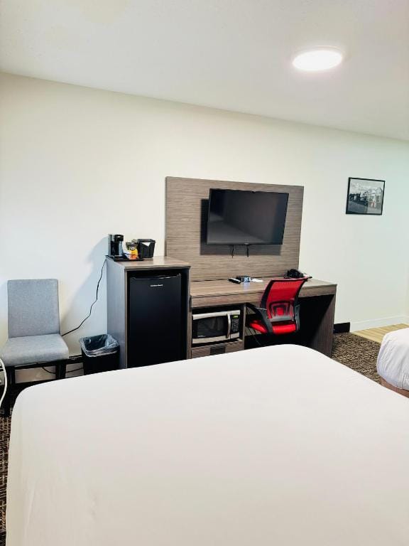 Ramada by Wyndham Dawson Creek — 5