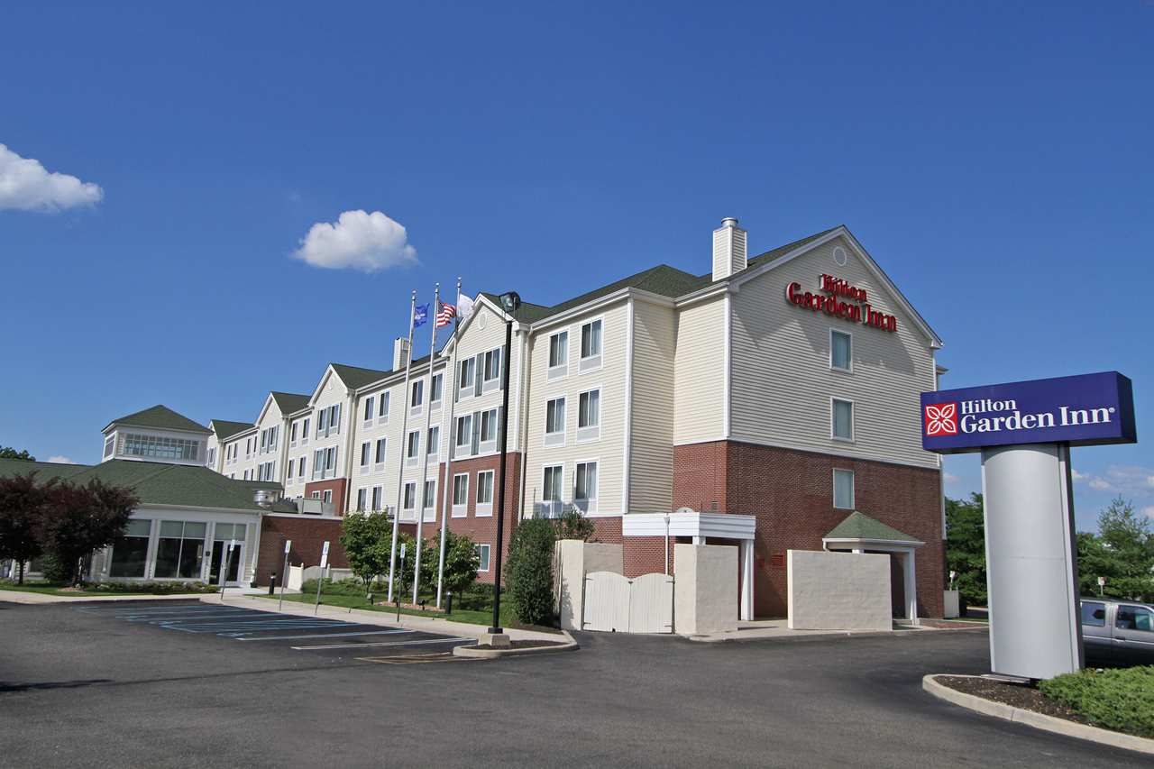 Hilton Garden Inn Westbury — 1