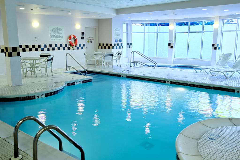 Hilton Garden Inn Westbury — 3