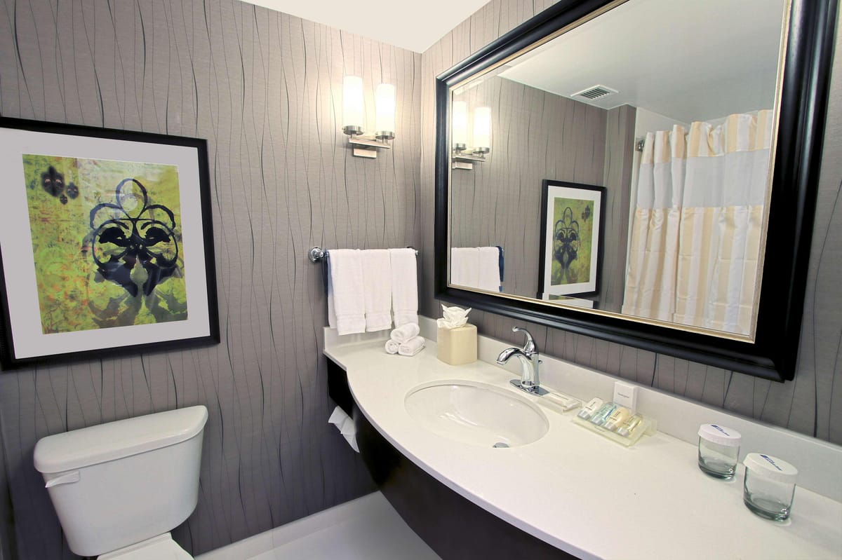 Hilton Garden Inn Westbury — 5