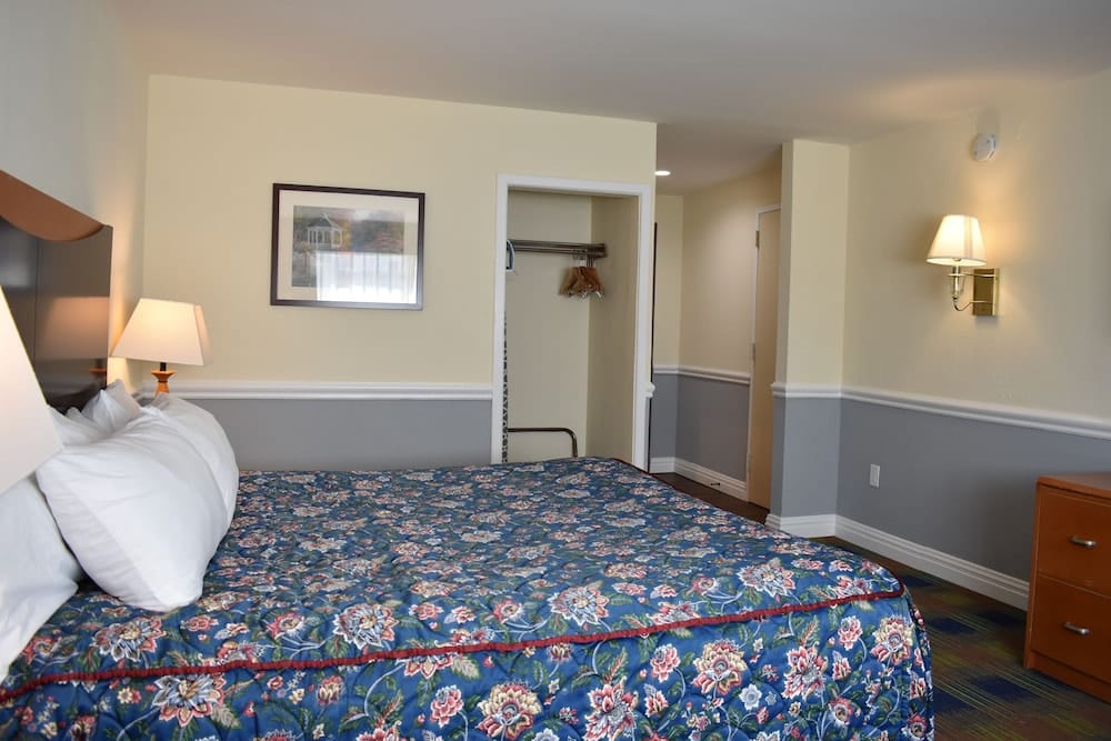 East Norwich Inn — 4