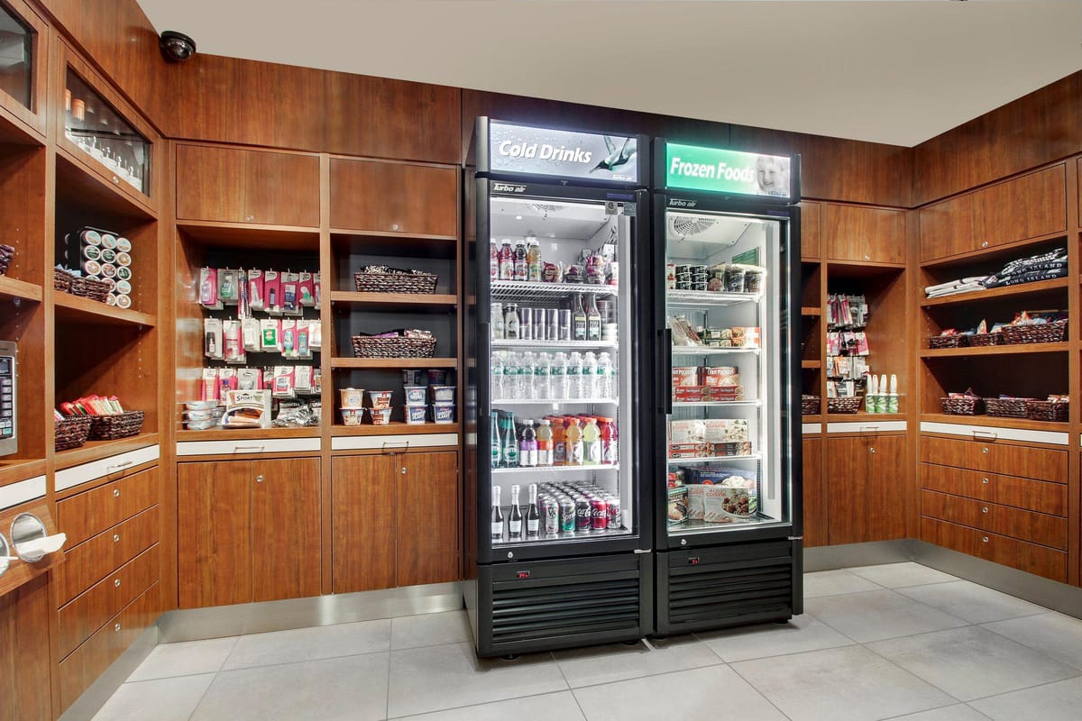Holiday Inn Westbury-Long Island by IHG — 4