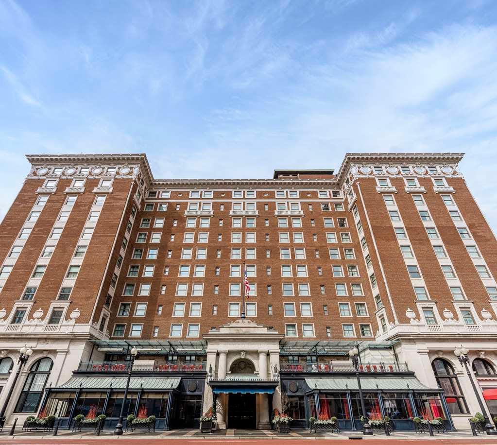 Amway Grand Plaza, Curio Collection by Hilton — 4