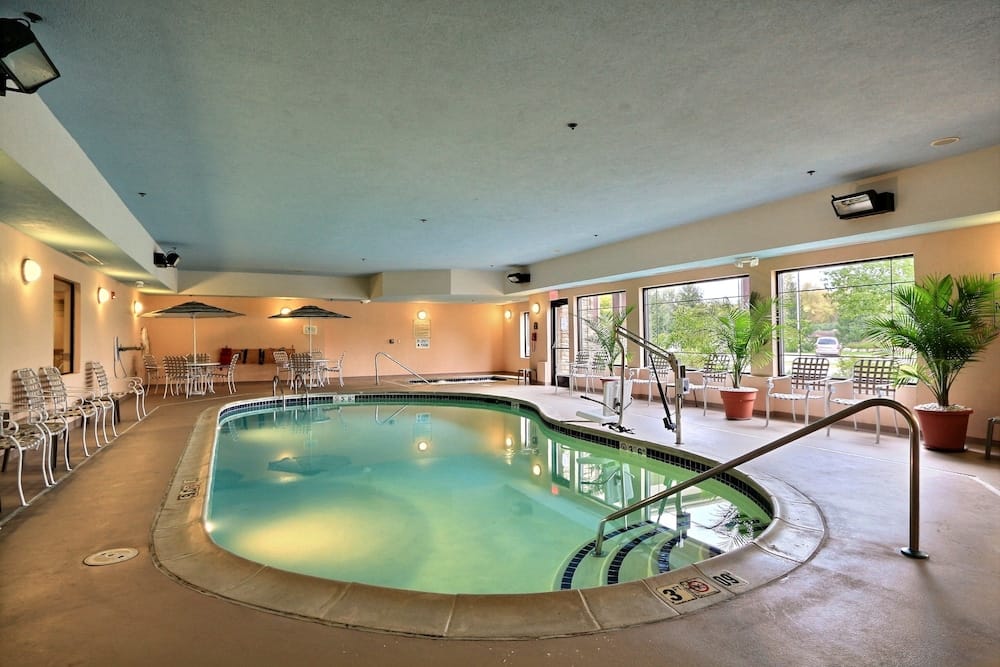 Comfort Suites Grand Rapids North — 1