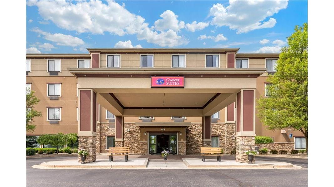 Comfort Suites Grand Rapids North — 4