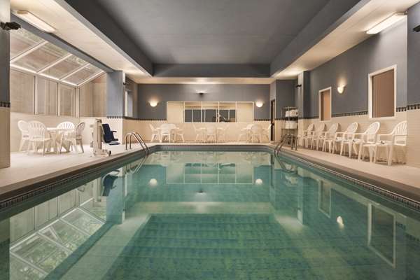 Country Inn & Suites by Radisson, Grand Rapids East, MI — 1
