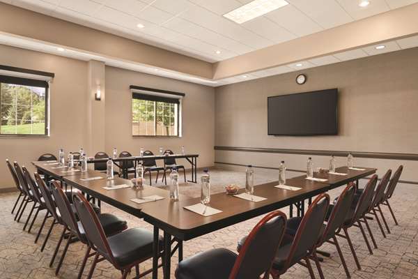 Country Inn & Suites by Radisson, Grand Rapids East, MI — 5
