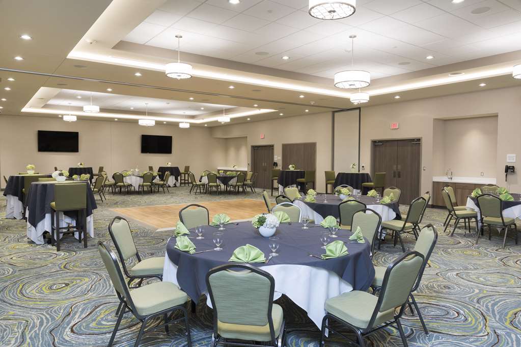 Hilton Garden Inn Grand Rapids East — 5