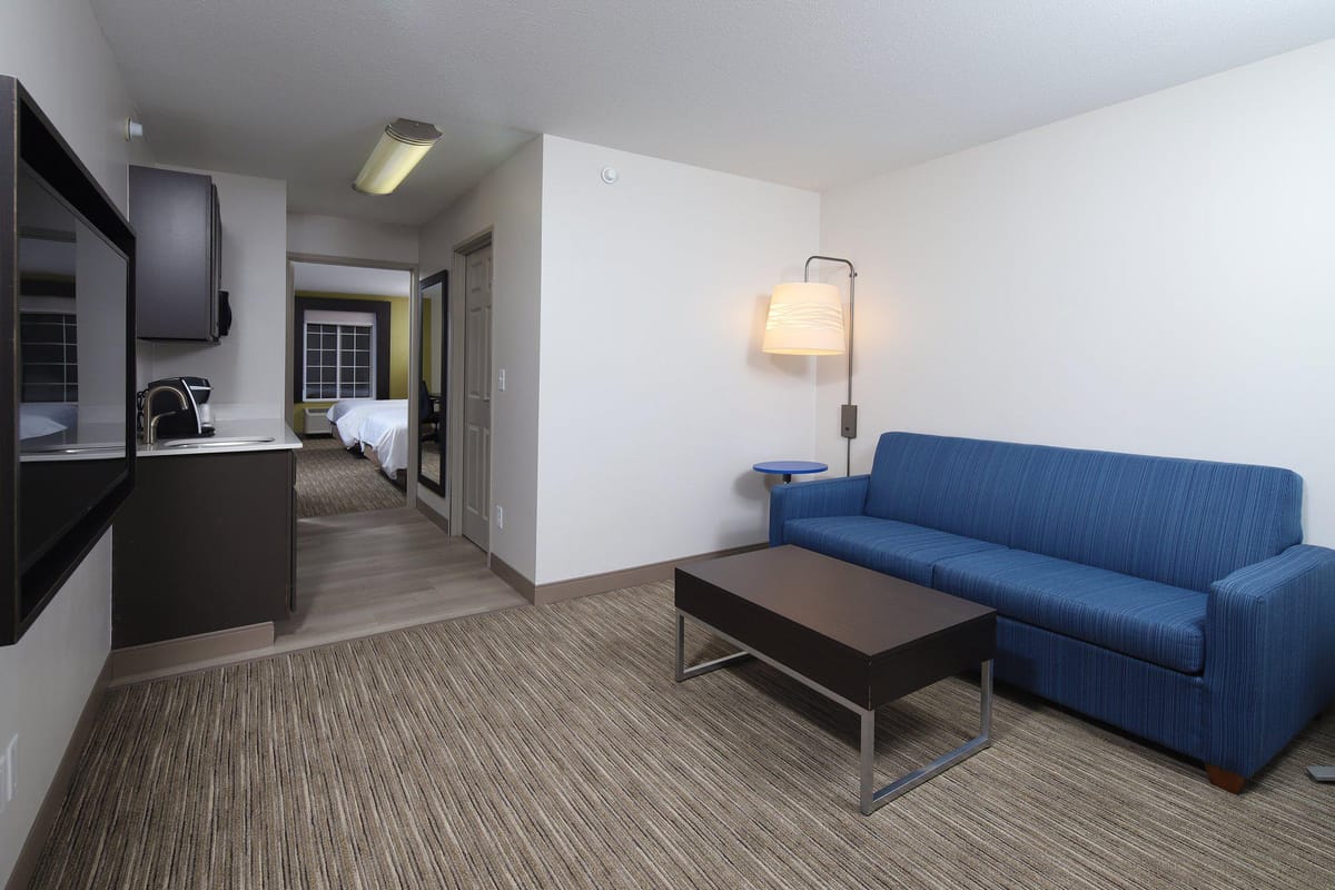 Holiday Inn Express Grand Rapids SW by IHG — 4