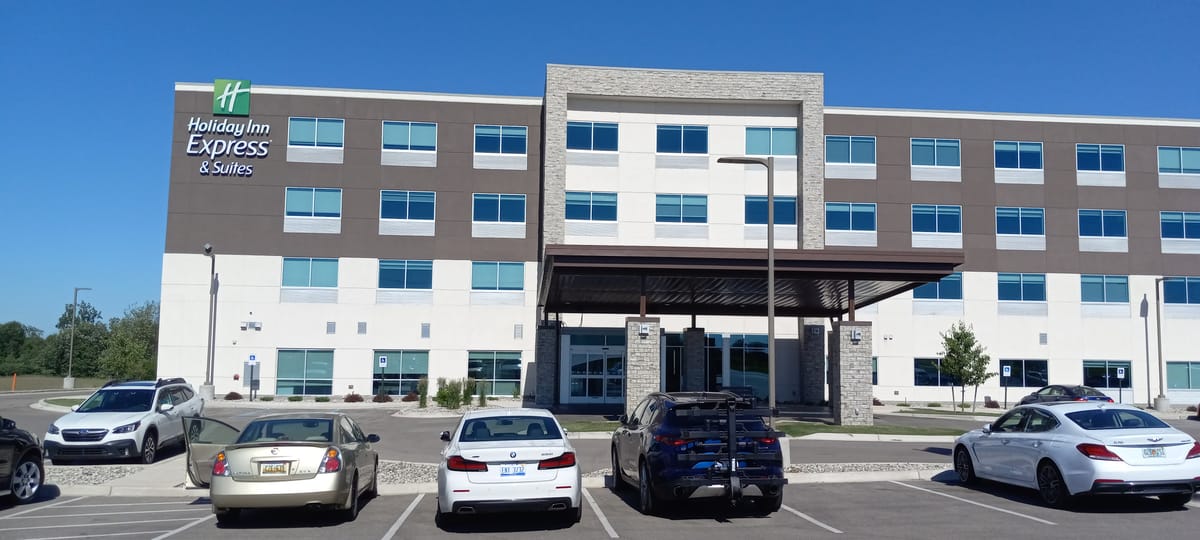 Holiday Inn Express & Suites Cedar Springs – Grand Rapids N — 5